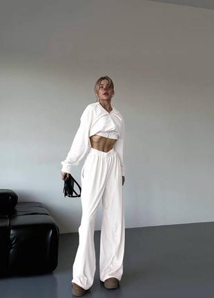 Костюм: коротка худі і штани