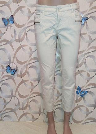 Брендовые бежевые джинсы от charles voegele