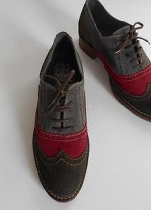 Яркие оксфорды costacosta, испания