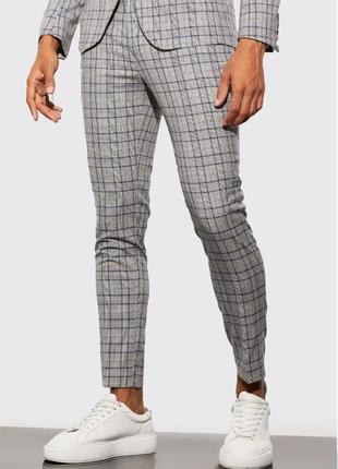 Фірмові брюки від boohoo.нюанс
