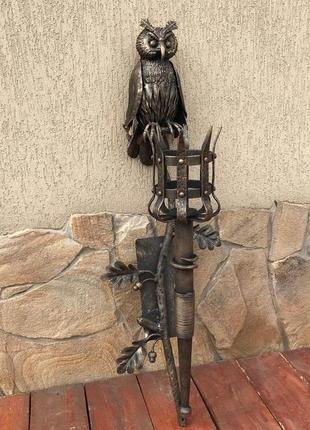 Средневековое бра с совой и дубовым декором