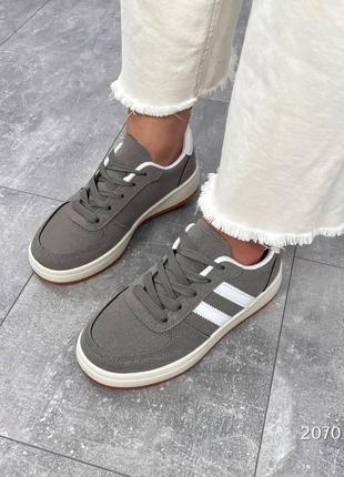 Базові зручні кеди на кожен день