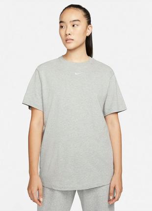 Футболка nike sportswear essential