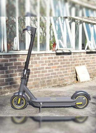 Продам електросамокат ninebot kickscooter max g30p
