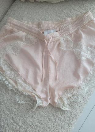 Нежные шортики для дома и сна