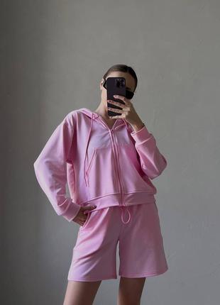 Костюм з шортами