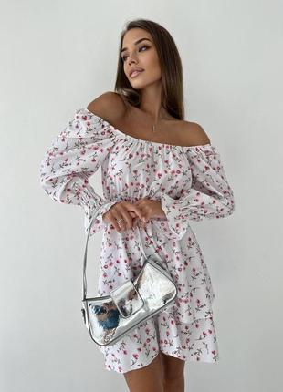 Платье короткое с пышной двойной юбкой белое в цветочек с открытыми плечами с рукавами фонариками вечернее на выход праздничное мини колокольчик