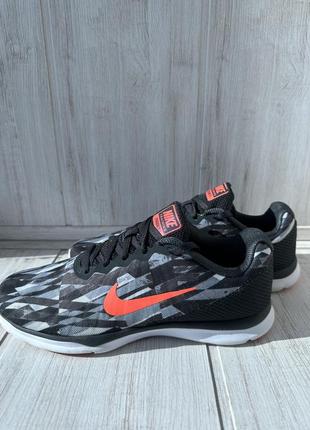 Кроссовки tickets nike.40