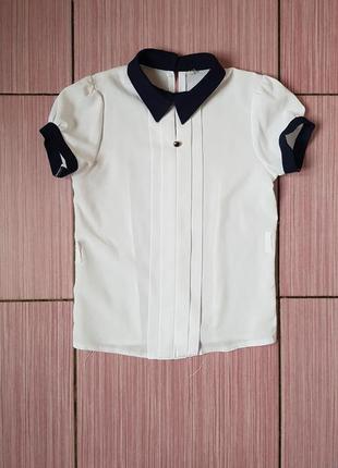 Гарна блузка у школу