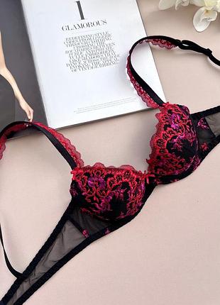 Очаровательный с вышивкой бюстгальтер aubade