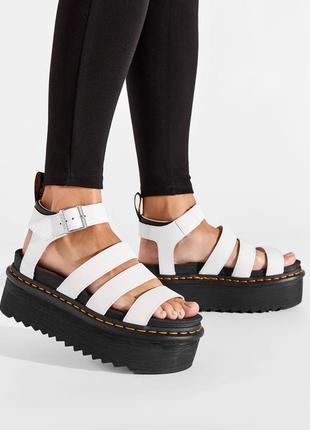 Босоножки Dr Martens como nuevas