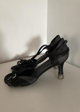 Туфлі для танців