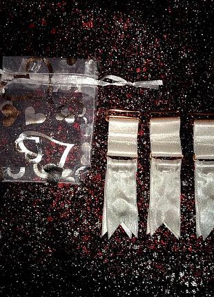 Подвязки широкие.