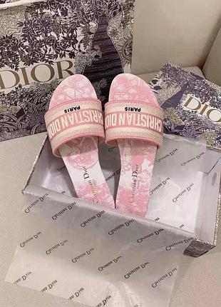 Обувь (шлепанцы)