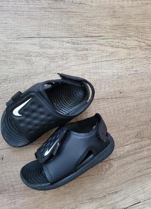 Дитячі фірмові сандалії