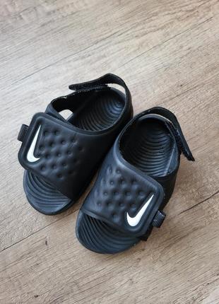 Дитячі фірмові сандалії2 фото