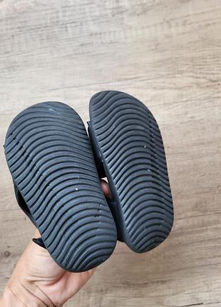 Дитячі фірмові сандалії4 фото