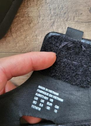 Дитячі фірмові сандалії5 фото