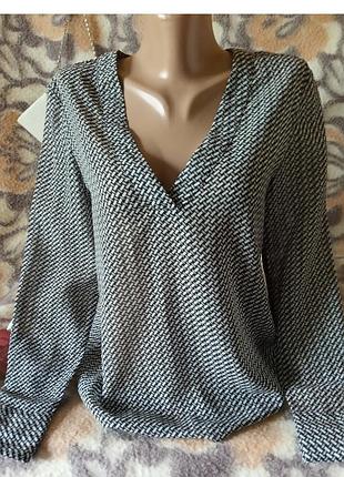 Распродажа montego
очень красивая женская блузка.
состояние отличное.
очень красиво и стильно смотрится