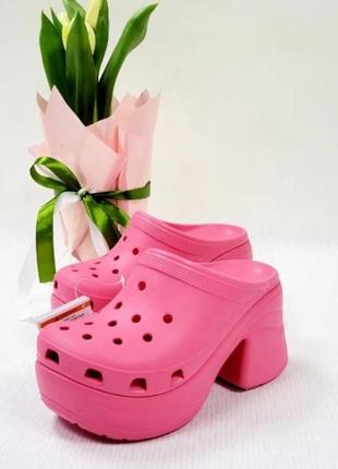 Шикарные розовые кроксы crocs на платформе w9