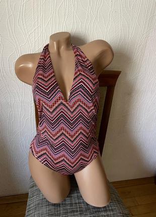 Классный купальник с открытой спиной hm