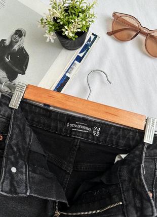 Short negro stradivarius best sale