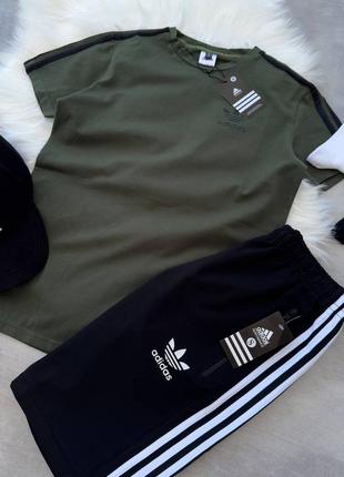 Набір adidas 5 в 1: футболка-шорти-кепка-шкарпетки 2 пари