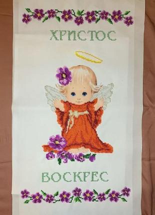 Пасхальный полотенец вышит бисером