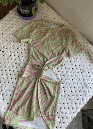 Платье в интересный принт / платье асос / салатовое с розовым / невероятное вечернее платье / стильный гардероб / « обмен / короткие платья женские стильные