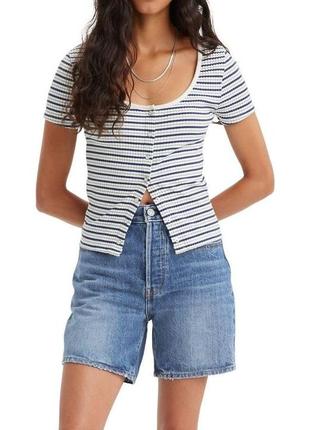 Женская футболка levi's на кнопках