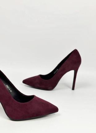 Туфлі бордові на підборах