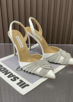 Босоножки в стиле aquazzura