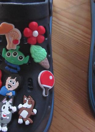 Кумедні джибітси шарми для взуття