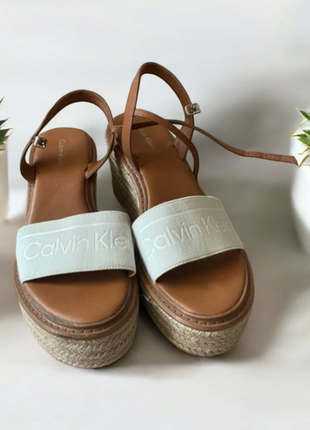 Фирменные босоножки из коллекции бренда calvin front. р.38