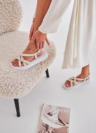 Босоножки женские кожаные бежевые на платформе танкетке ремешки, модные стильные удобные сандали ремешки4 фото