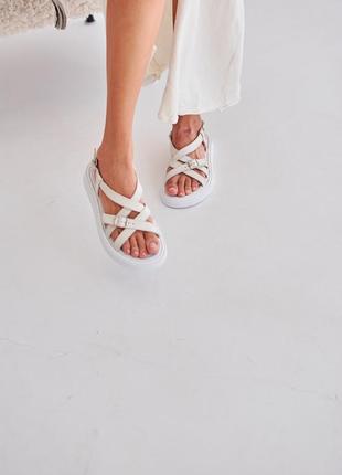 Босоножки женские кожаные бежевые на платформе танкетке ремешки, модные стильные удобные сандали ремешки7 фото