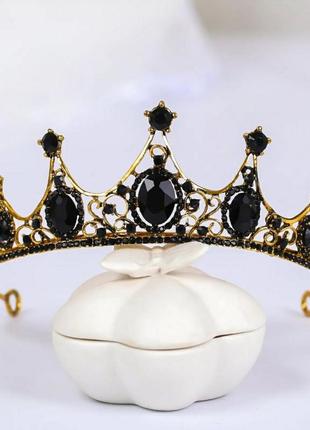 Великолепная и утонченная корона на свадьбу, праздник
