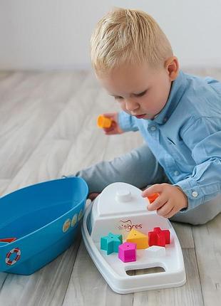 Развивающая игрушка "кораблик" в коробке