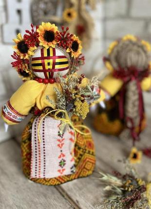 Мотанка "сварга" з букетом компліментом з сухих квітів, родинний оберіг, українська лялька ручна робота, 27 см.8 фото