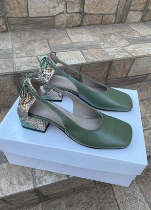 Туфли из натуральной итальянской кожи женские под рептилию зеленые4 фото