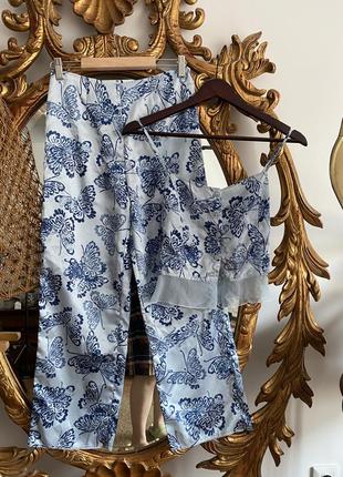 Очаровательный сатиновый костюм в бабочки