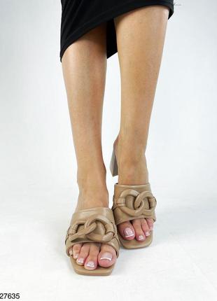 Бежевые моко женские сабо шлепанцы шлепки на каблуке с цепью