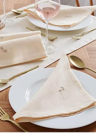 4 шт красиві тканні серветки з вишивкою для сервірування столу від tcm tchibo (чібо), німеччина