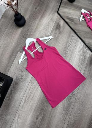 Adidas яскраво малинова рожева спортивна майка ю танк в смужку рубчик бігова для спорта фітнесу зала жіноча