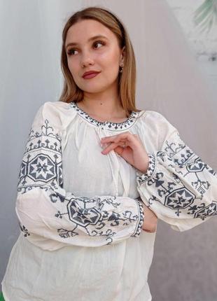 Вышиванка женская  на батисте, 42-46 р-ри