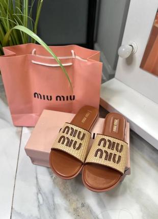 Шльопанці miu miu