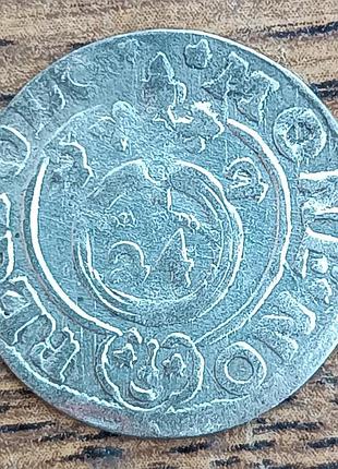 Срібні монети речі посферою полтораки