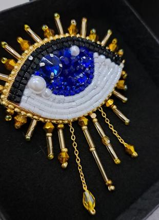 Брошка око глаз