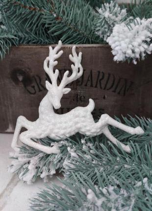 Олень з рогами, підвіска пластикова h 11х13 см