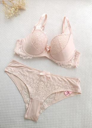 Бежевый шикарный комплект белья hunkemoller 75b s